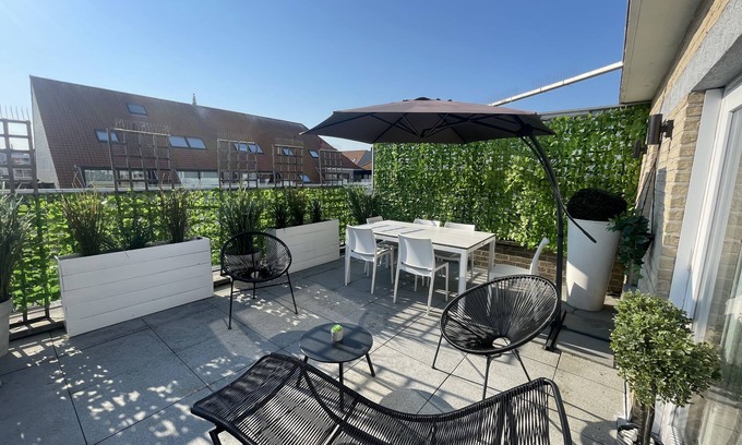Knokke Apartment | Splendid Penthouse Knokke center for 4 people with 2 large terraces