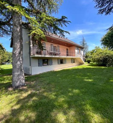 Levernois Villa | Splendide Villa, grand jardin à 2 pas du Golf