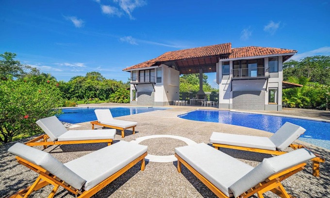 Playa Negra Apartment | Spora Sunrise Loft – Pools & Beaches Retreat
