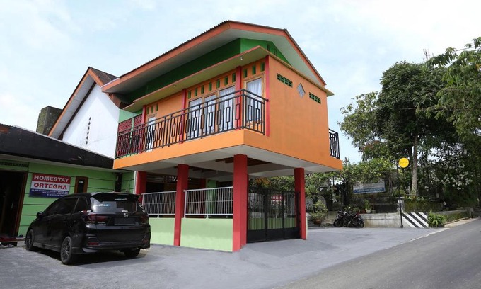 Wonosobo Hotel | SPOT ON 2514 Homestay Ortegha