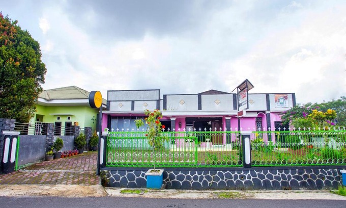 Wonosobo Hotel | SPOT ON 2719 Homestay Rizqi Syariah
