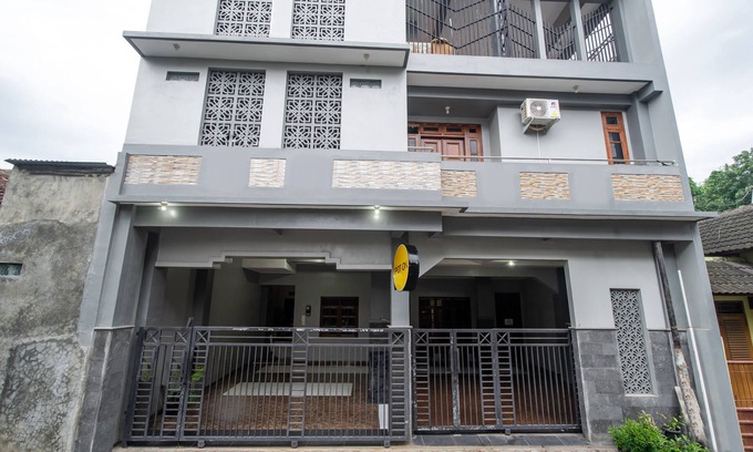 Sinduharjo Hotel | SPOT ON 2881 Nabila Homestay