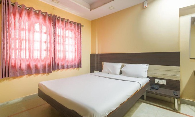 Gokak Hotel | SPOT ON 47409 New Suvarna Ashirvad Lodge