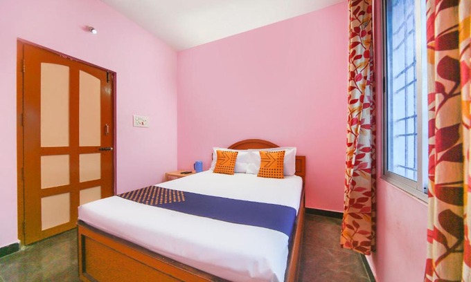 Vaniyambadi Hotel | SPOT ON 66372 Sri Murugan Lodge