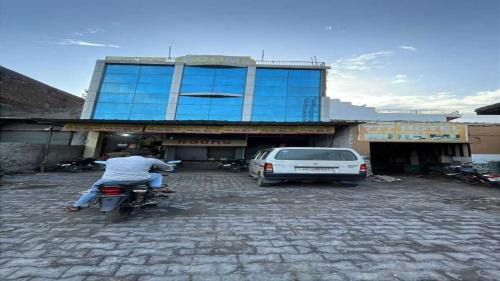 Faridabad Hotel | SPOT ON 777 Hotel Rooms