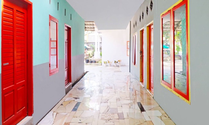 Jambi Hotel | SPOT ON 91222 Kanjeng Mami Homestay Syariah