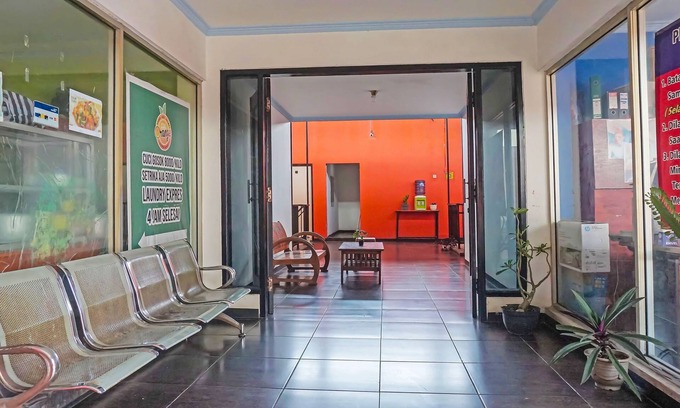 Tjihadak Hotel | SPOT ON 91860 Amazon Homestay Syariah 2