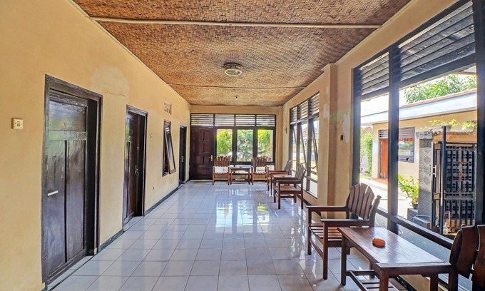 Gilimanuk Hotel | SPOT ON 92028 Hotel Surya Near Pelabuhan Gilimanuk