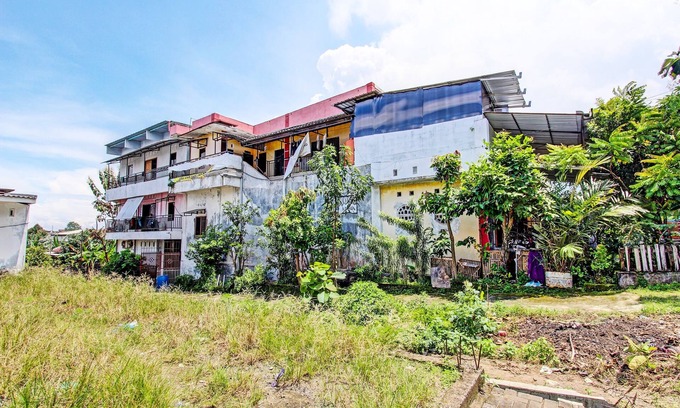 Pemalang Hotel | SPOT ON 92156 Adinda Kost