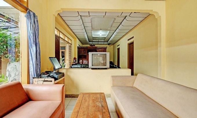 Kopeng Hotel | SPOT ON 92408 Hotel Renata 2