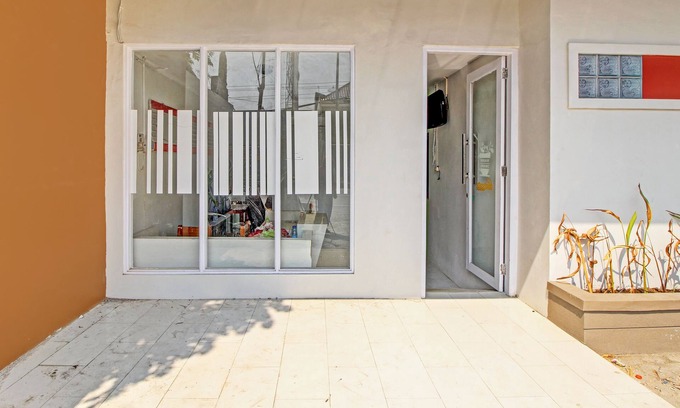 Pekalongan Hotel | SPOT ON 92531 Pacar Guesthouse