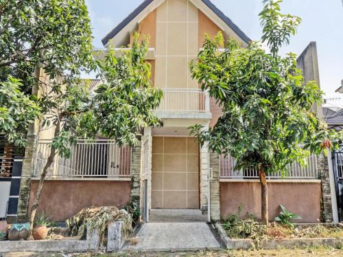Pandaan Hotel | SPOT ON 92916 Batu Mas Homestay Syariah