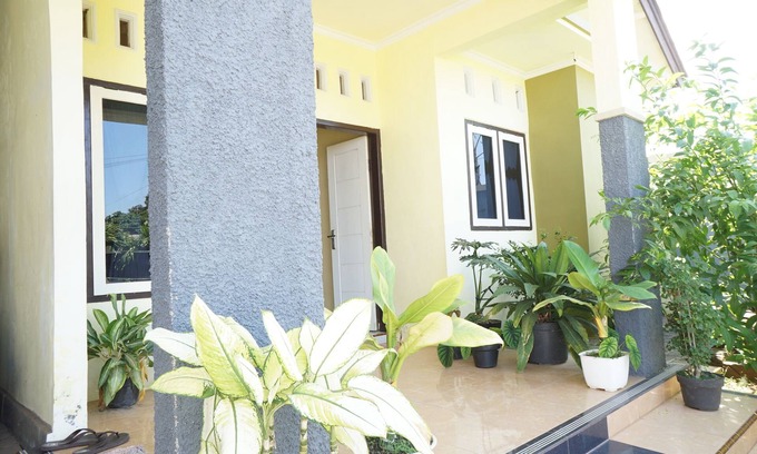 Banyuwangi Hotel | SPOT ON 92992 Kost Amantu