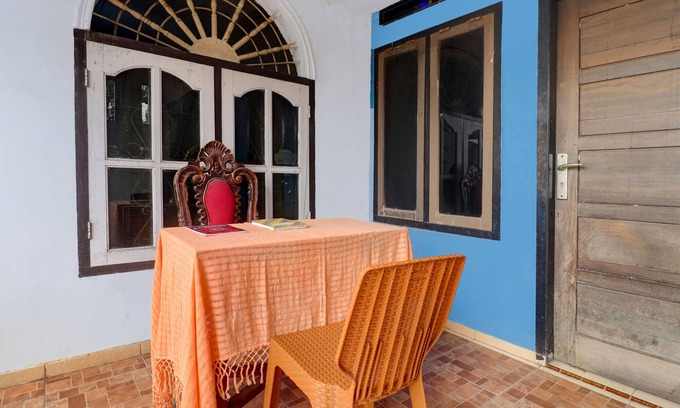 Jambi Hotel | SPOT ON 93115 Arizona Homestay