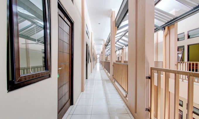 Surakarta Hotel | SPOT ON 93245 Guest House Mulia Dua Syariah