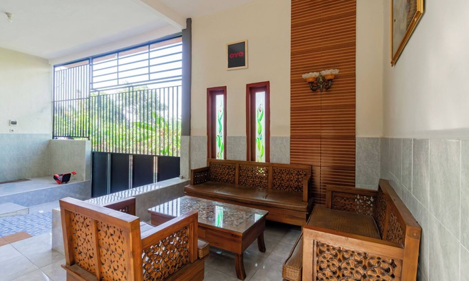 Ngasem Hotel | SPOT ON 93965 Ibrahim Guest House Syariah