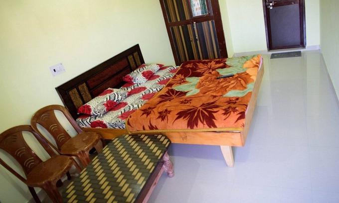 The Mall Road House | Spotless Comfortable Room at Kempty Range
