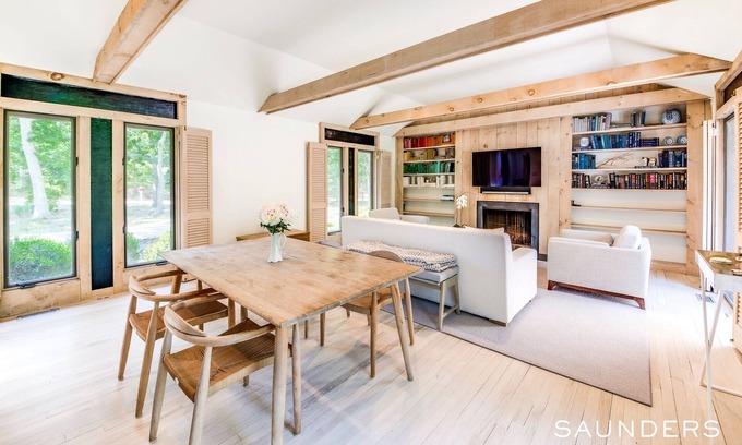 Springs House | Spotless & Serene 2 BR 2 BA with pool!