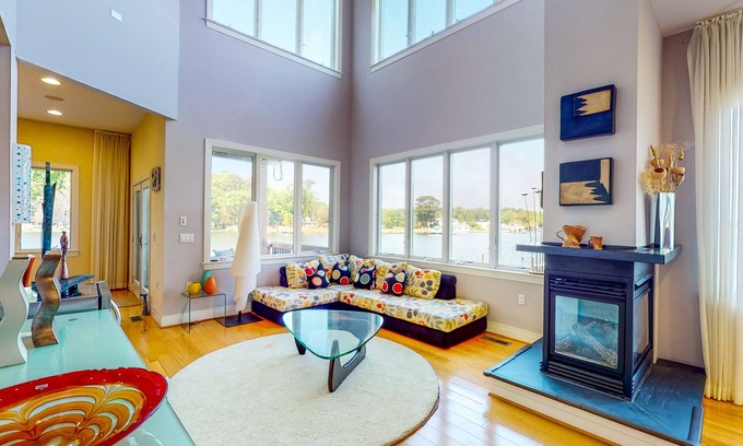 Unionville House | Sprawling Waterfront Home with views, Dock and In-Home Theatre