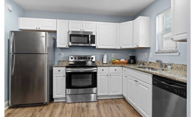 Southside House | Spread out, the Entire Duplex is Yours!