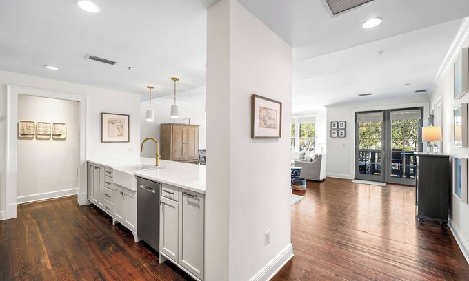 Rosemary Beach Condo | Sprig Loft - Newly renovated, Elevator Access, Close to Town Center, Free Bikes, Fitness & Tennis