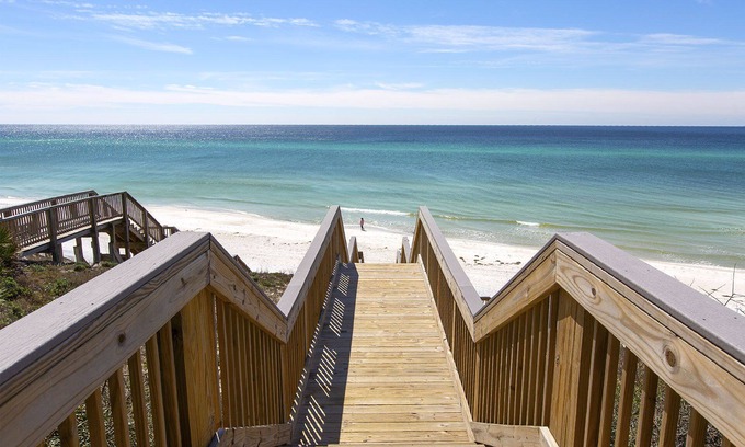 Baytowne Wharf Condo | SPRING BREAK Rate Reduced! Updated 2BR Baytowne! Beach Tram, Pool-Hot Tub-Gym