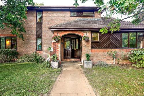 Colchester House | Spring Close