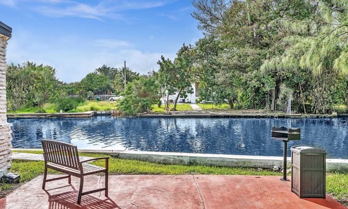 Northeast Miami Apartment | Spring Holiday Oasis! Close to the beach, Wynwood, Design District, Restaurants