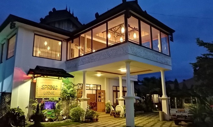 Nyaungshwe Hotel | Spring Lodge Inle