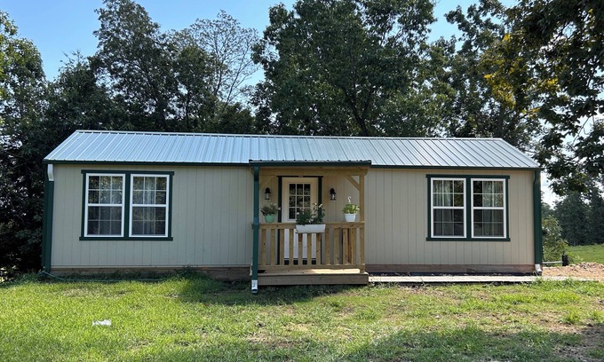 Licking Cottage | Spring Retreat with Private deck, pets welcome