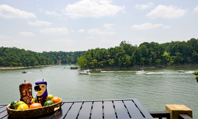Lancaster House | SPRING SPECIAL! Lakefront 3 bdrm w bunk rm, game room & dock, covered slip