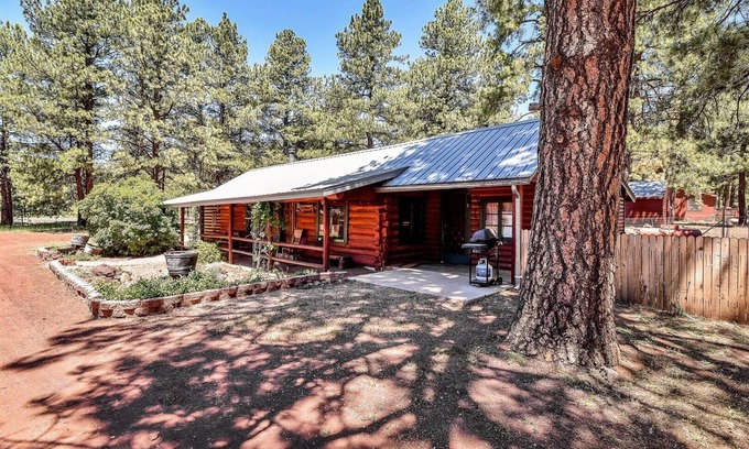 Parks Cabin | Spring Valley Retreat | 5 Historic Cabins | Sleeps 24 | Near Grand Canyon & Flagstaff
