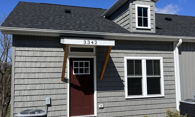 Keezletown House | Spring Village Luxury End Rowhouse