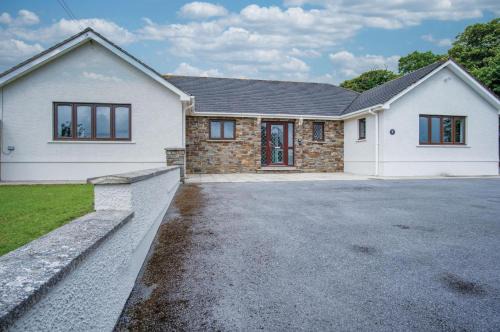 Narberth House | Springfield Lodge - 3 Bedroom Home - Princes Gate