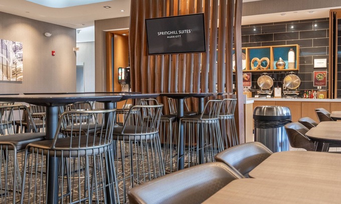 Woodbridge Hotel | SpringHill Suites by Marriott Woodbridge