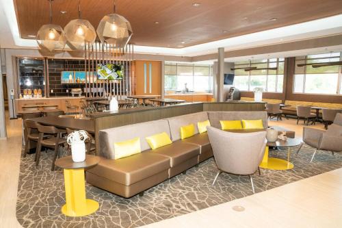 Woodbridge Hotel | SpringHill Suites by Marriott Woodbridge