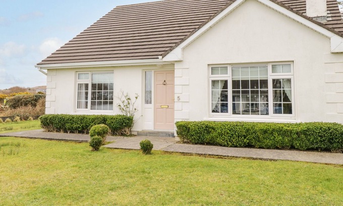 Louisburgh Cottage | SPRINGWOOD COTTAGE, family friendly in Louisburgh, County Mayo