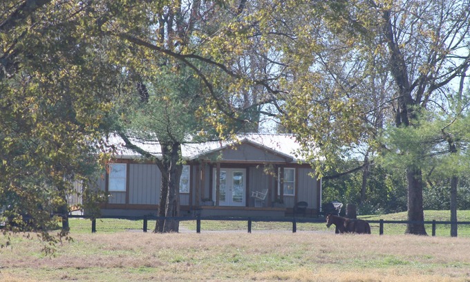 Midway Cottage | Springwood Cottage in the Heart of the Bluegrass