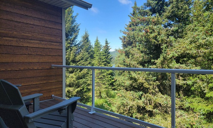 Homer Apartment | Sprucewood Dens
