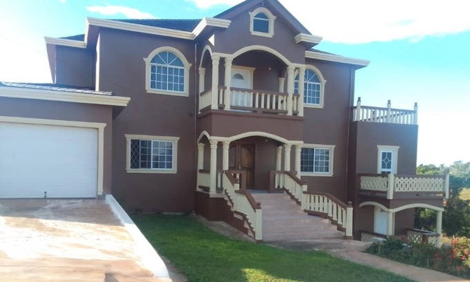 Spur Tree Apartment | Spur Tree Home Away Villa's #1