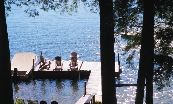 Holderness House | Squam Lake/5 Boats Included - Great for families - FALL AVAILABLE