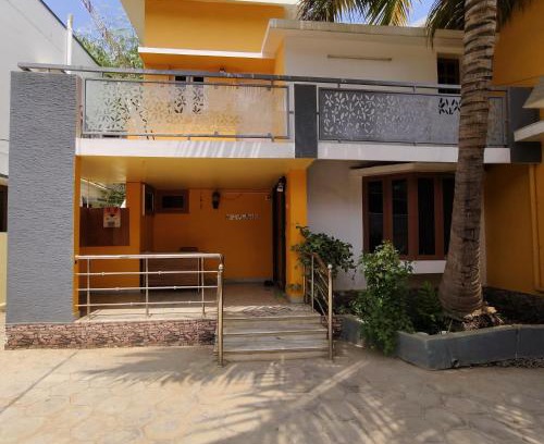 Palayankottai House | Square & Dormitory Stays