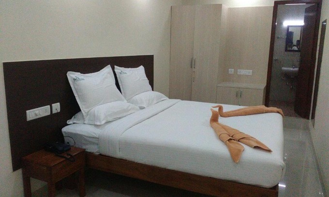 Mayiladuthurai Hotel | Sri Nivas Guest House
