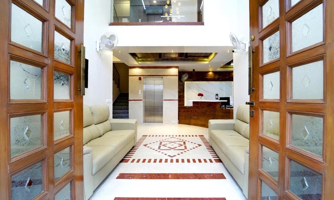 Bangalore City Center Hotel | SS CROWN inn
