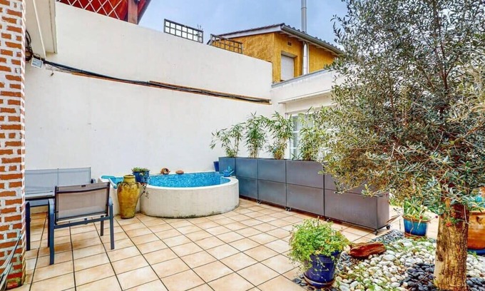 Saint - Agne House | St Agne· 3 min du métro/bus - Patio - bassin