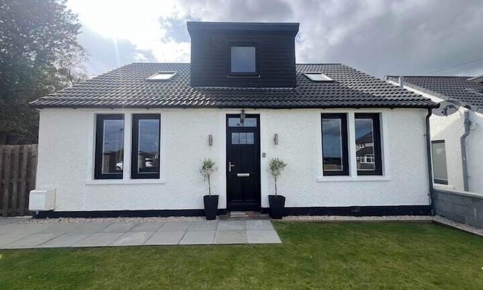 Kirkcaldy House | St. Annes - Cosy Cottage in Fife