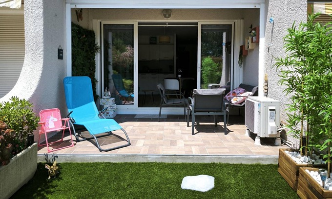 Saint-Cyprien Plage Apartment | St Cyprien modern and bright garden level