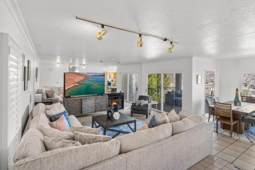 St. George House | St George Vacation Rental Condo sleeps 9 guest with Resort Amenities