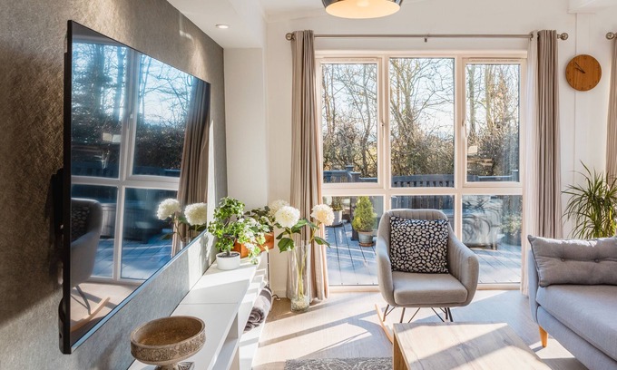 Ryde Cabin | St Helens - Lodge - sleeps 4 - Pets Allowed - Pool