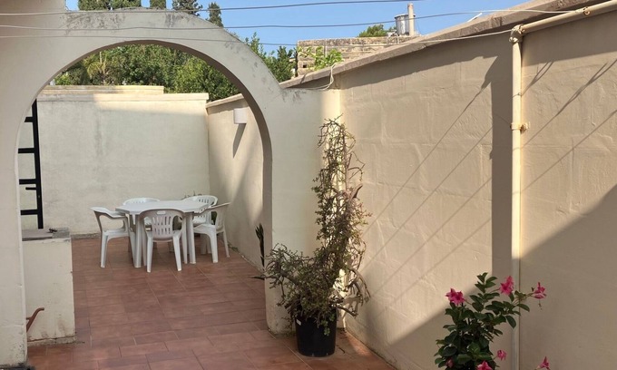 Tal-Ghoqod Apartment | St. Julians apartment with yards in a very quiet area, near amenities and beach